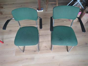 Twee groene buizenstoelen ahrend de cirkel/gispen beschikbaar voor biedingen