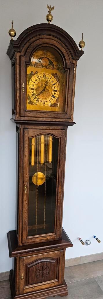 Zeer mooie staande wesminsterklok te koop beschikbaar voor biedingen