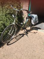 fiets. twee kleuren groen licht en donkerder, Antiek en Kunst, Ophalen