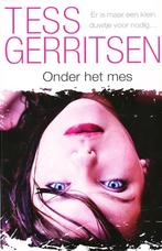 Onder het mes - Tess Gerritsen Er is maar een klein duwtje v, Boeken, Thrillers, Gelezen, Tess Gerritsen, Nederland, Verzenden