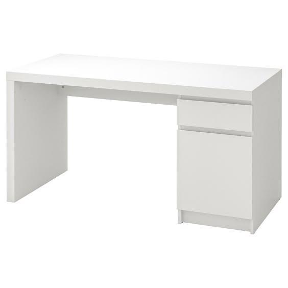 Ikea malm bureau zo goed als nieuw!!!, Huis en Inrichting, Bureaus, Zo goed als nieuw, Ophalen