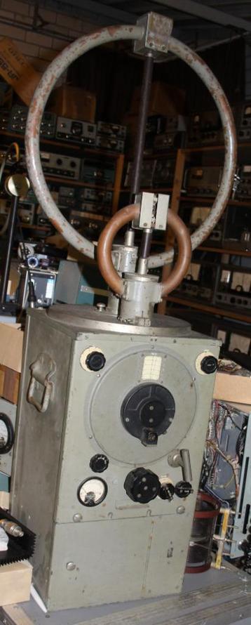 Engelse peilontvanger WW2 , zat in een ben hur aanhanger. beschikbaar voor biedingen