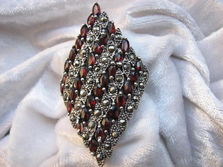 Prachtige Super Grote Zilveren Ring met Granaten en Markes, Sieraden, Tassen en Uiterlijk, Antieke sieraden, Ring, Zilver, Met edelsteen