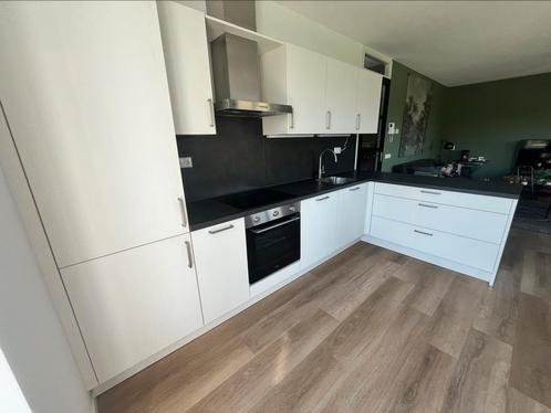 Keuken 2 jaar oud, Huis en Inrichting, Keuken | Complete keukens, Zo goed als nieuw, Hoekkeuken, Wit, Kunststof, Ophalen