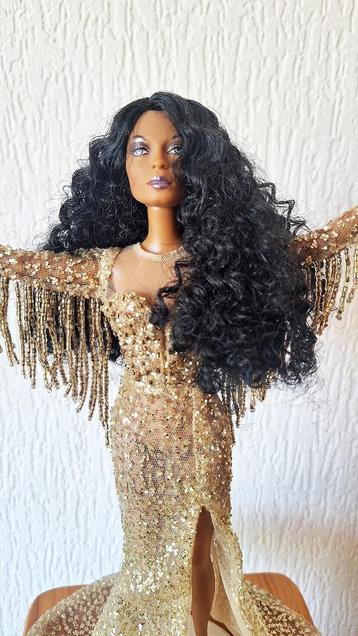Diana Ross Barbie - Gouden glitterjurk beschikbaar voor biedingen