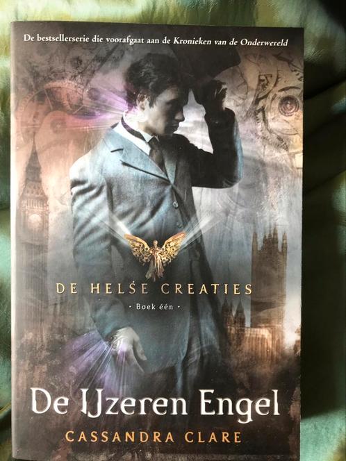De ijzere engel cassandra Clare, Boeken, Fantasy, Zo goed als nieuw, Ophalen of Verzenden