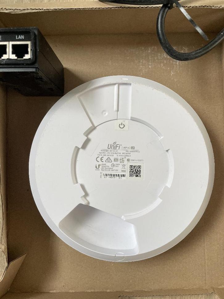 Ubiquiti UniFi UAP-AC-LR Access Point, Computers en Software, Accesspoints, Gebruikt, Ophalen of Verzenden