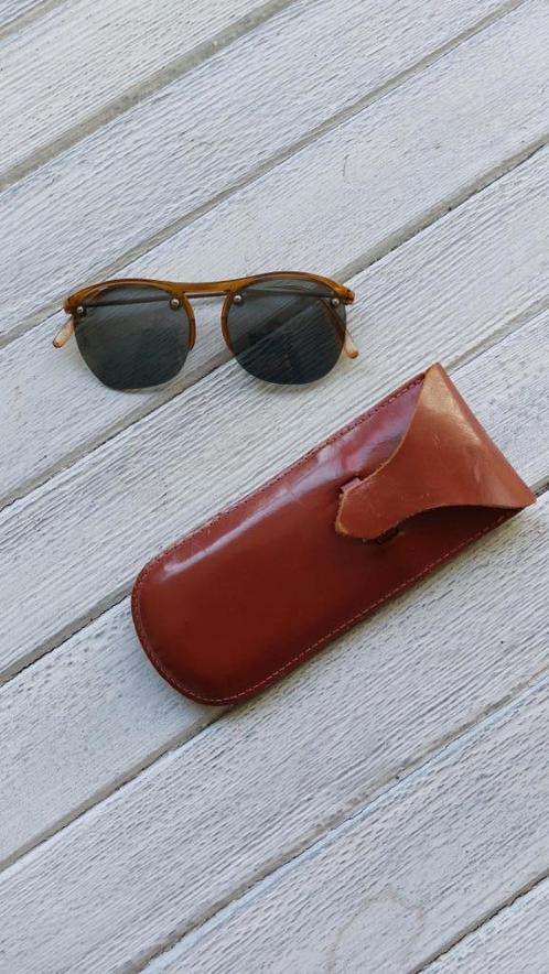 Authentieke Vintage zonnebril jaren 50, Sieraden, Tassen en Uiterlijk, Zonnebrillen en Brillen | Dames, Gebruikt, Zonnebril, Overige merken