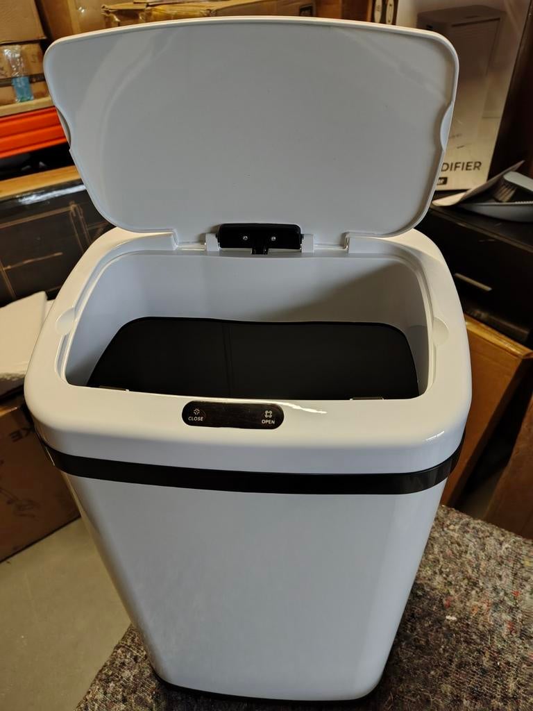 Prullenbak met sensor - Hygiënisch en handig!, Kunststof, 50 tot 75 cm, Nieuw, Ophalen of Verzenden