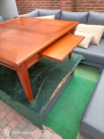Klassieke vintage salontafel met 2 lade + 2 plateaus  beschikbaar voor biedingen
