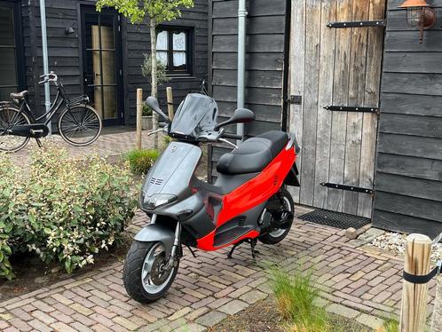 Gilera runner 70cc dd vers, Fietsen en Brommers, Scooters | Piaggio, Zo goed als nieuw, Overige modellen, Ophalen
