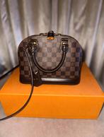 Louis Vuitton Alma BB, Sieraden, Tassen en Uiterlijk, Tassen | Damestassen, Ophalen, Zo goed als nieuw, Bruin, Handtas