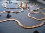 Treinrails + trein en auto's, Ophalen of Verzenden, Gebruikt, Rij- of Hobbelspeelgoed