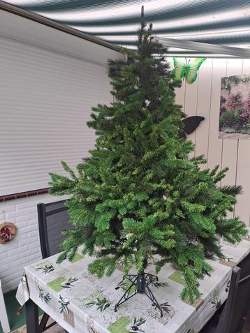 Kunst kerstboom met 2 verschillende takken 150/85 beschikbaar voor biedingen
