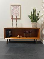 Vintage Deense lage boekenkast/tv-meubel van Chr. Linneberg, Huis en Inrichting, Kasten | Televisiemeubels, Ophalen, Gebruikt