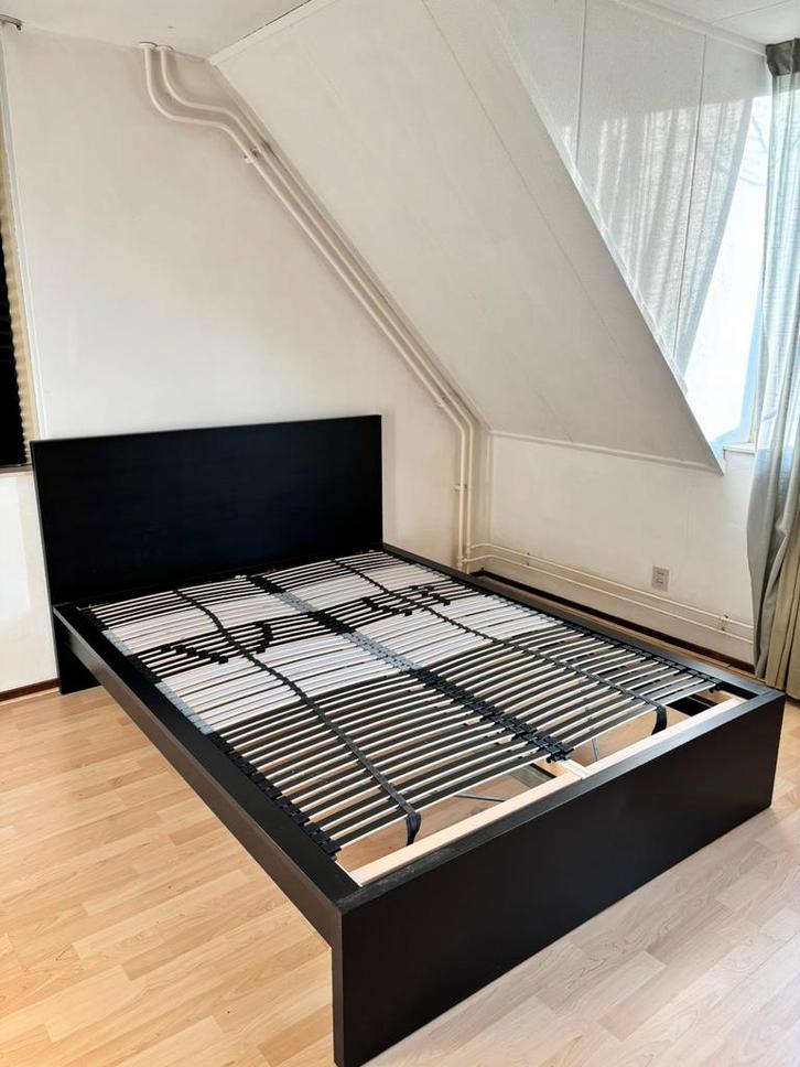 IKEA MALM bed, Huis en Inrichting, Slaapkamer | Bedden, Gebruikt, Tweepersoons, 140 cm, Hout, Zwart, Ophalen