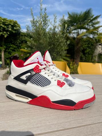 Nike Jordan 4   Retro Fire Red.  maat  46 beschikbaar voor biedingen