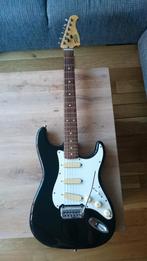 Fenix ST20 Stratocaster (uit fender fabriek), Met versterker, Zo goed als nieuw, Solid body, Ophalen