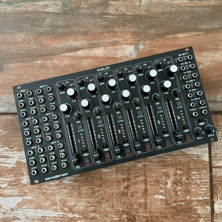 Boredbrain Music Xcelon 6 ch analoge stereo eurorack mixer, Muziek en Instrumenten, Soundmodules, Zo goed als nieuw, Overige merken