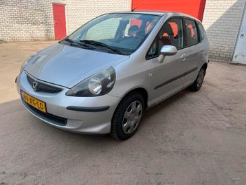 Honda Jazz 1.2 I 2007 Grijs rijdt top, vol jaar APK! beschikbaar voor biedingen