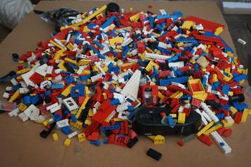 Grote zak vol met Lego. Ruim 5 kilo beschikbaar voor biedingen