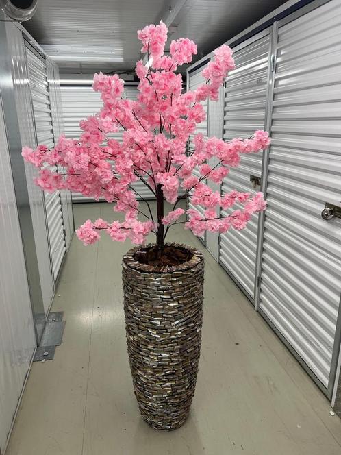 Schelpenvazen met bloesem boom, Antiek en Kunst, Antiek | Vazen, Ophalen of Verzenden