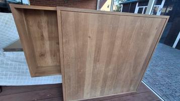 Salontafel 110x110 met 2 lades in goede staat.   beschikbaar voor biedingen