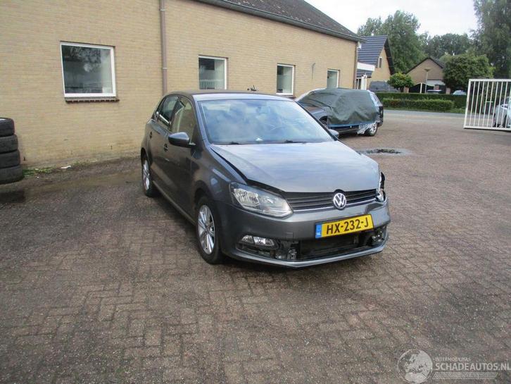 Volkswagen Polo 1.0 First Edition drs (bj 2014), Auto diversen, Schadeauto's, Volkswagen, Handgeschakeld, Benzine, Hatchback, Zilver of Grijs