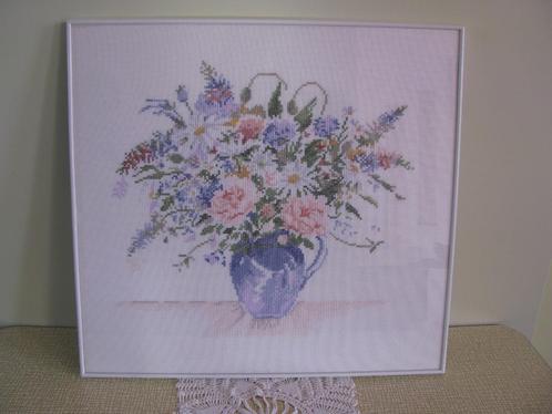 Vaas met bloemen * FRAAI * borduurwerk in lijst *, Huis en Inrichting, Woonaccessoires | Wanddecoraties, Zo goed als nieuw, Ophalen of Verzenden