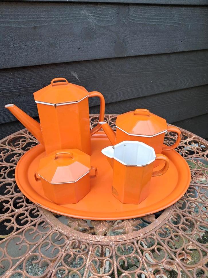 Zeldzaam emaille oranje set koffie/thee en roomstel., Antiek en Kunst, Antiek | Emaille, Ophalen of Verzenden