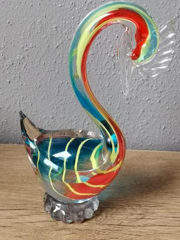 Kleurrijke Murano glazen zwaan beschikbaar voor biedingen