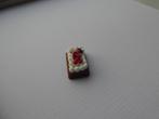 poppenhuis 1:12 Slagroom taart snit met chocolade nieuw!, Ophalen of Verzenden, Nieuw, Poppenhuis