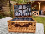 Nieuw! Picknickmand met 4 persoons servies van Rotan, Ophalen, Nieuw, Zonder inhoud