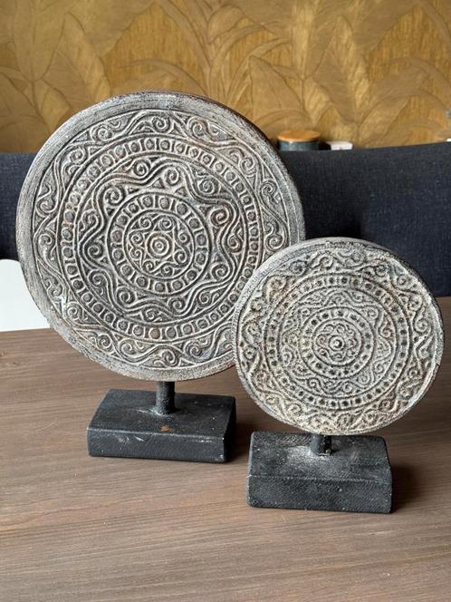 Grijze ornamenten | Must living, Huis en Inrichting, Woonaccessoires | Kransen, Zo goed als nieuw, Ophalen