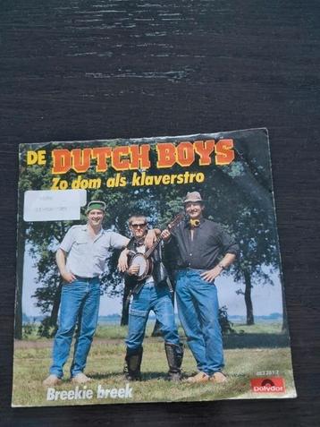 Piratensingle van de Dutch Boys  :  zo dom als klaverstro  beschikbaar voor biedingen