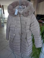 Nieuwe warme jas met capuchon en bontkraag zeer mooi, Ophalen of Verzenden, Nieuw, Beige