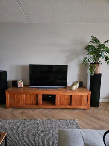 Mooi teak houten dressoir/tv meubel beschikbaar voor biedingen