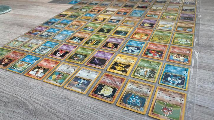 82x Base set pokémonkaarten 1996 - ENGELS (zeer goede staat), Hobby en Vrije tijd, Verzamelkaartspellen | Pokémon, Zo goed als nieuw