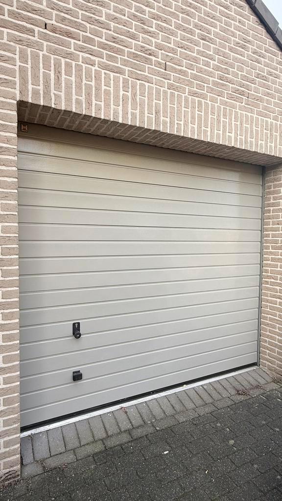 Nette Hörmann garagedeur – 250 cm x 225 cm, Doe-het-zelf en Verbouw, Deuren en Horren, Zo goed als nieuw, Garagedeur, 215 cm of meer
