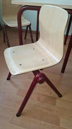 School tafeltje en  2 stoeltjes, Kinderen en Baby's, Kinderkamer | Tafels en Stoelen, Ophalen of Verzenden, Zo goed als nieuw