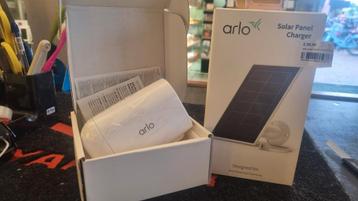 Alro essential spotlight whitebox met solar panel