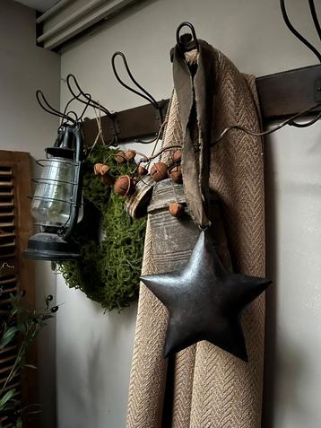 Sobere ijzeren ster aan band landelijk,kerst,sober beschikbaar voor biedingen