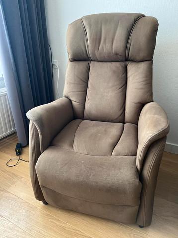 Comfortabele Relaxfauteuil/sta op senioren stiek beschikbaar voor biedingen