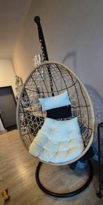 Mooie eivormige schommelstoel, Ophalen, Zo goed als nieuw