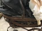 Antieke poppenwagens en 8 poppen, Verzamelen, Poppen, Ophalen of Verzenden, Gebruikt, Kleertjes