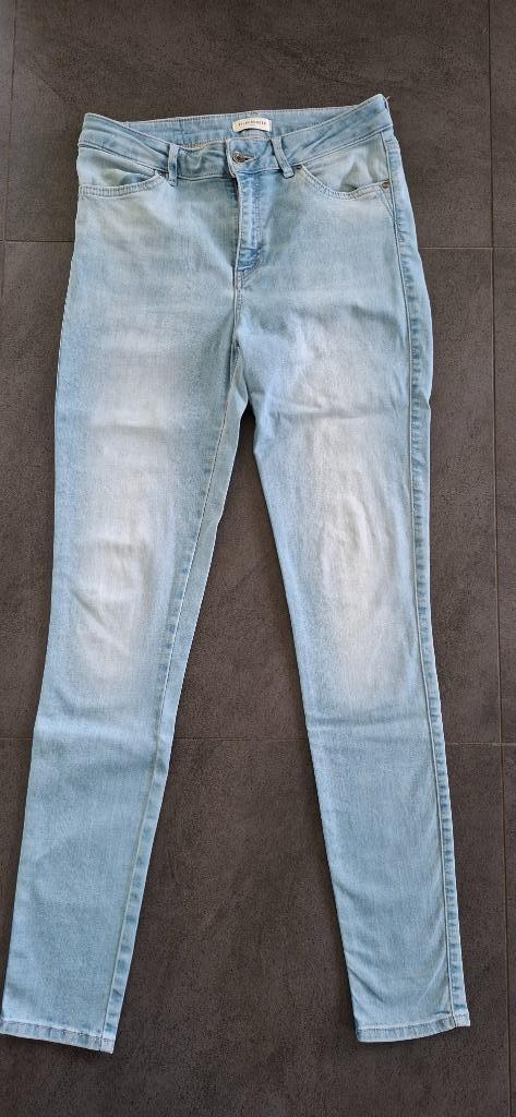 Blauwe spijkerbroek maat 30/32. Silvercreek dameskleding., Kleding | Dames, Spijkerbroeken en Jeans, Zo goed als nieuw, W30 - W32 (confectie 38/40)