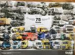 DAF 75 jaar truck productie poster DAF (1949-2024) 70x100 cm, Verzamelen, Ophalen of Verzenden, Nieuw, A1 t/m A3