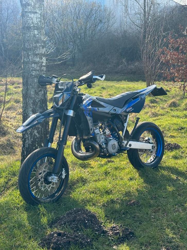 Husqvarna WR 300 2T Supermotard 2010, Motoren, Motoren | Yamaha, Particulier, SuperMoto, meer dan 35 kW, 1 cilinder, Sportuitlaat