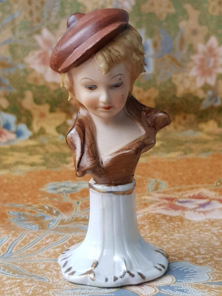 Antiek borstbeeldje of buste uit Frankrijk van een meisje., Antiek en Kunst, Antiek | Porselein, Ophalen of Verzenden