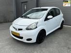 Toyota Aygo 1.0-12V 5drs-airco-leer, Voorwielaandrijving, Gebruikt, 4 stoelen, Origineel Nederlands